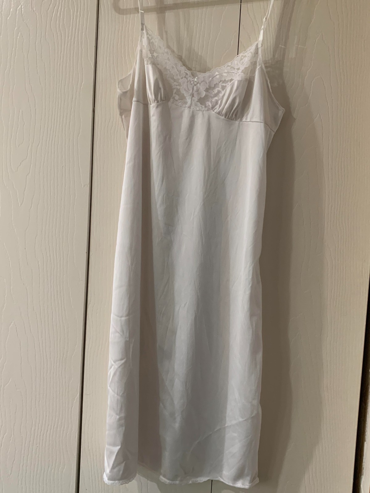 Vassarette Woman’s Full Slip VTG White Style 10-105 Size 38 28/44