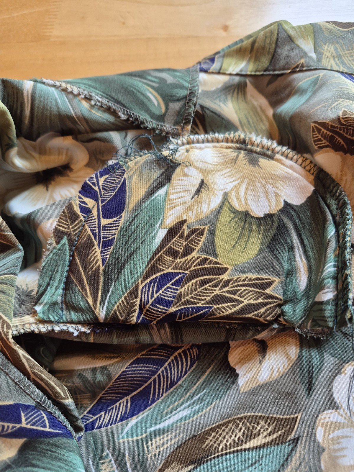 Truffles by YB HTF Women’s Hawaiian Tropical Button Down Shirt, Shoulder Pads,