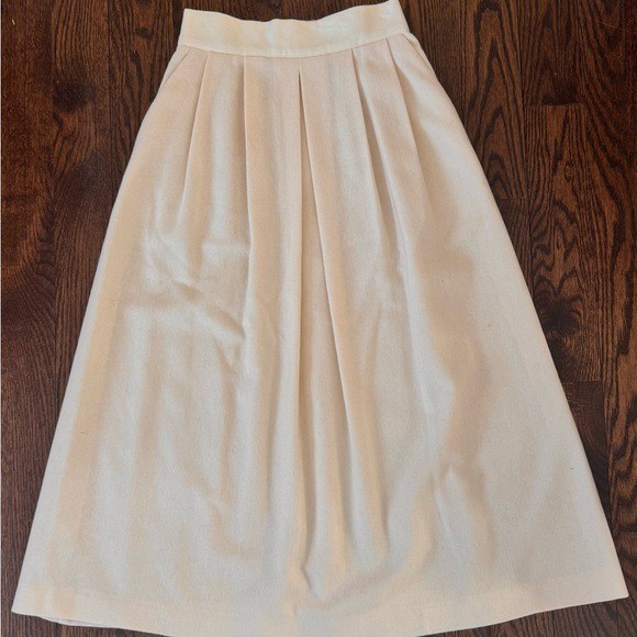 Vintage Norton McNaughton 100% Wool Cream A-Line Skirt