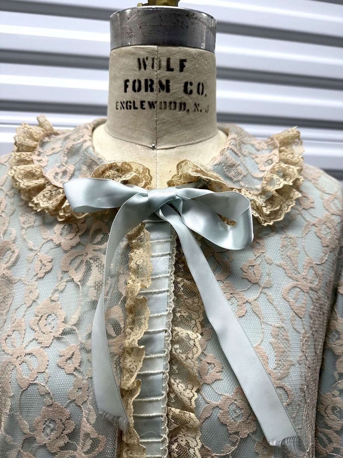 Vintage Odette Barsa 1960’s light Blue baby doll robe with Ivory lace overlay