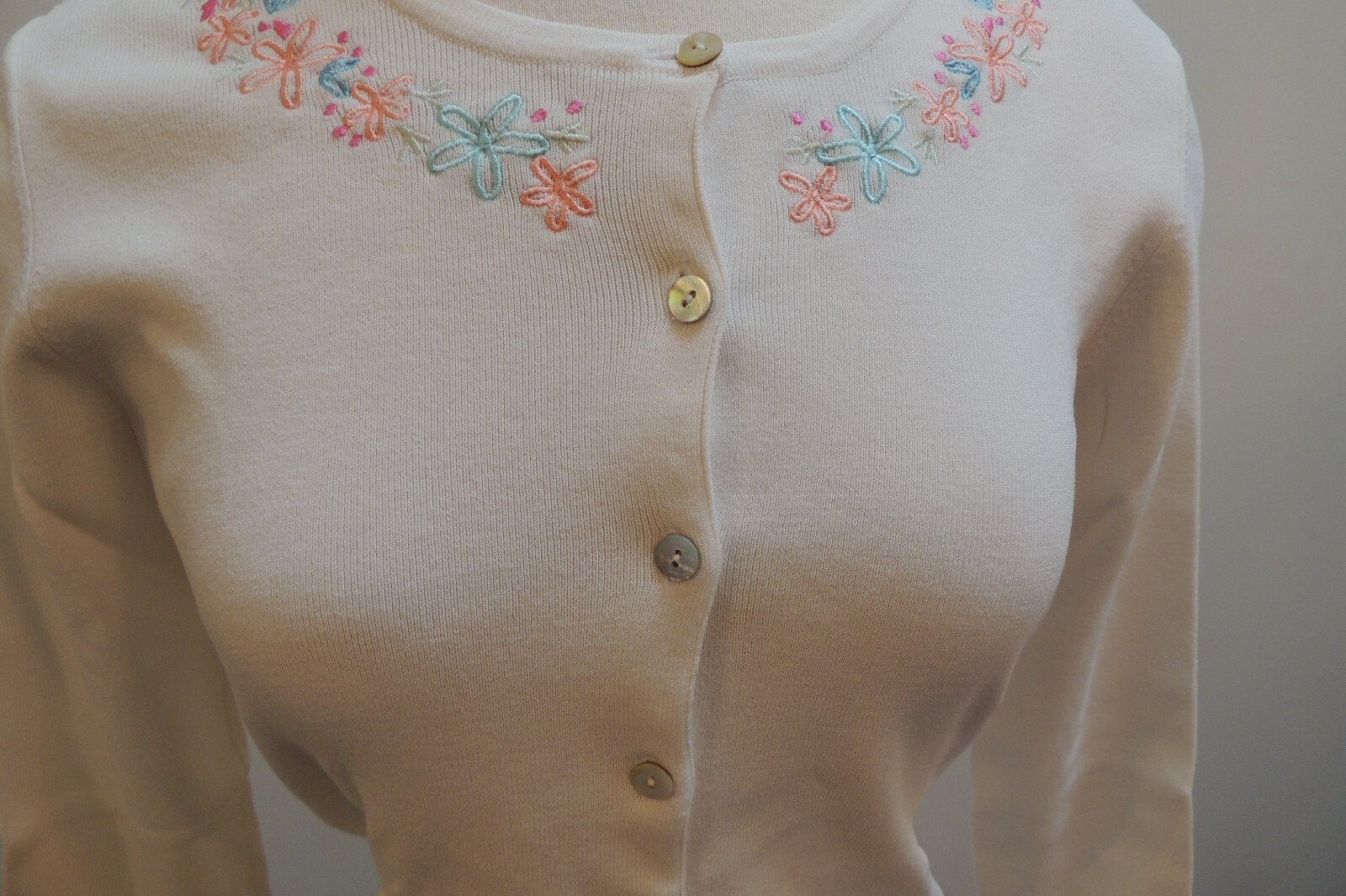VTG 90s LINDA MATTHEWS Cardigan WHITE EMBROIDER RAYON AND NYLON -MEDIUM