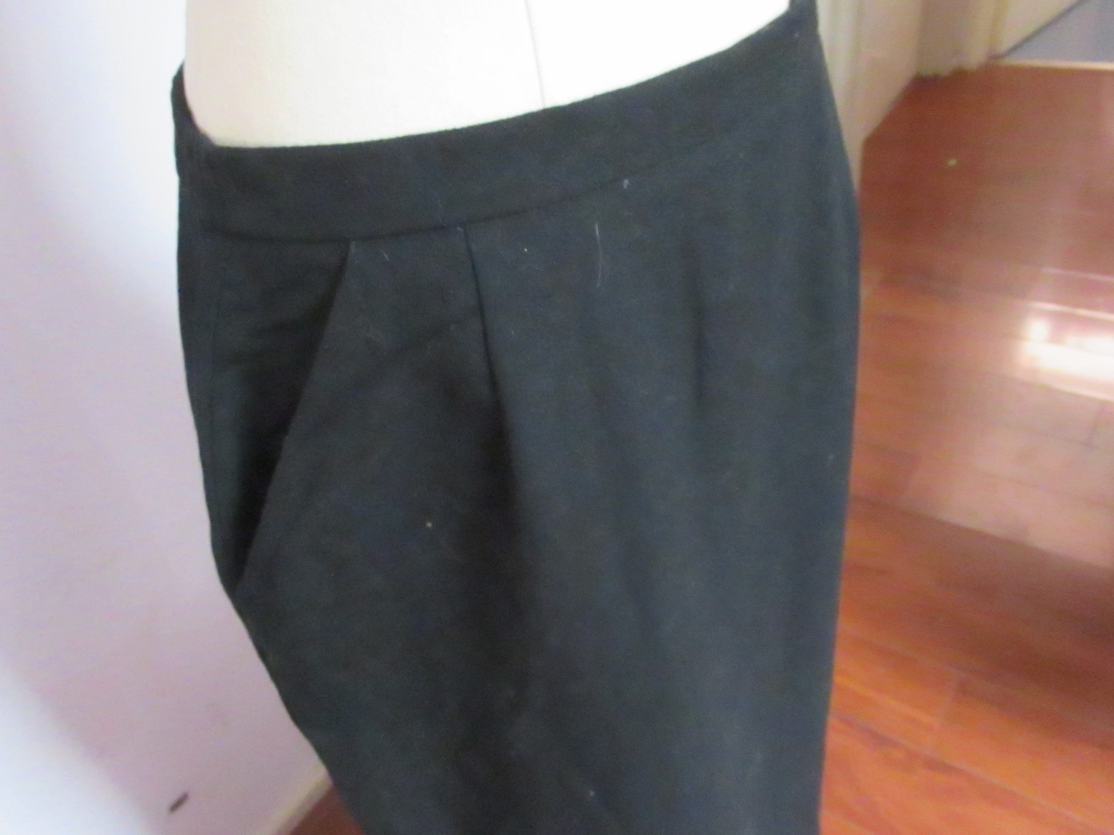 Walnut Hill Black Wool Pencil Skirt Womens Size 12 Made in Australia Lined