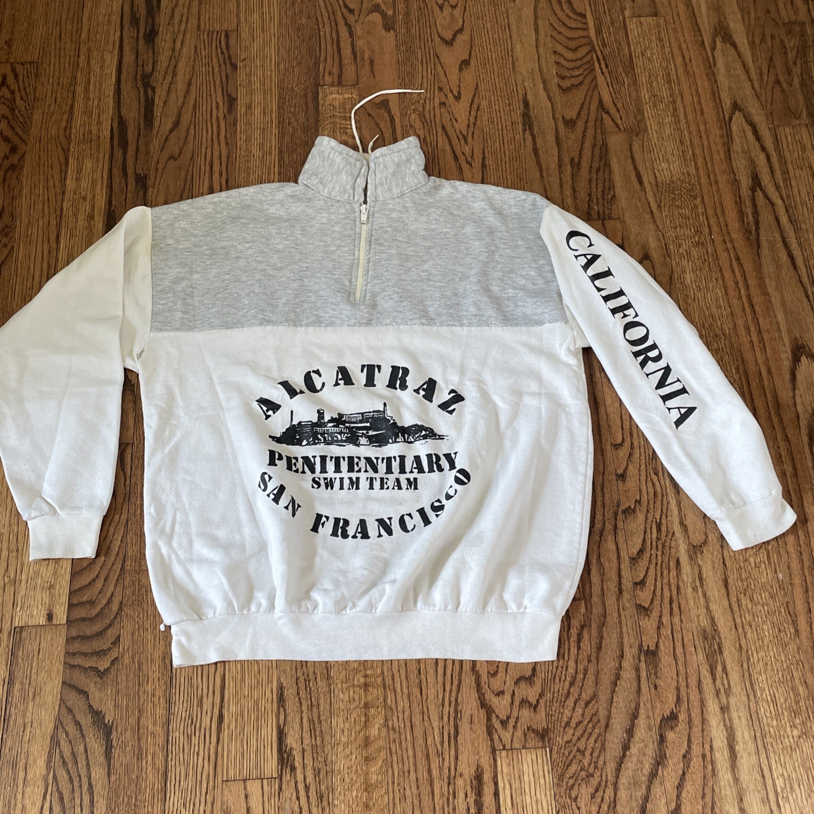 VINTAGE ALCATRAZ SWIM TEAM SWEATSHIRT 1980’s Women’s Sz Xl Worn Street Wear Cool