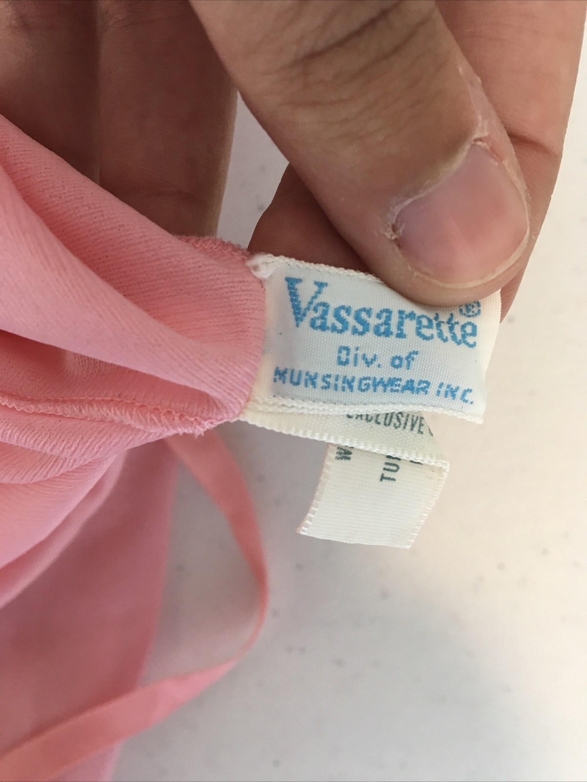 RARE 70s Vassarette Bubblegum Pink Pretty Unique Lace Full Slip Trim Vintage 34
