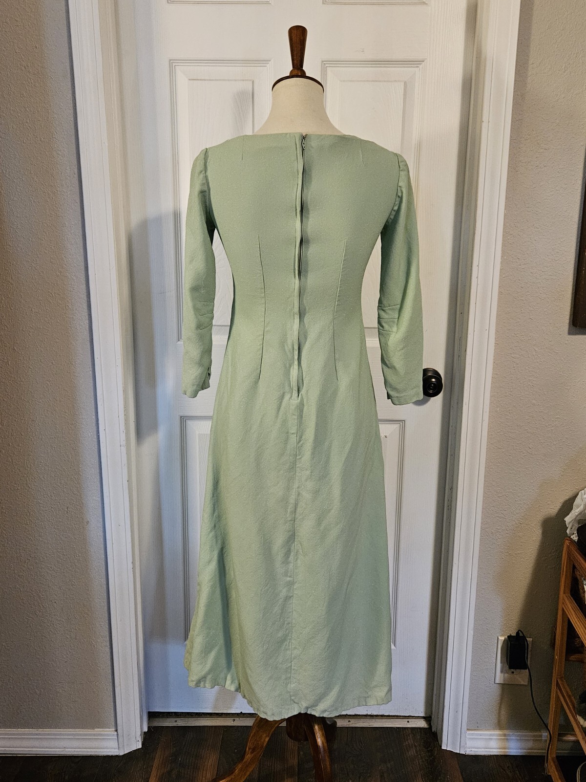 Vintage 60s handmade polyester green lightly sparkly dress. Size 6/8