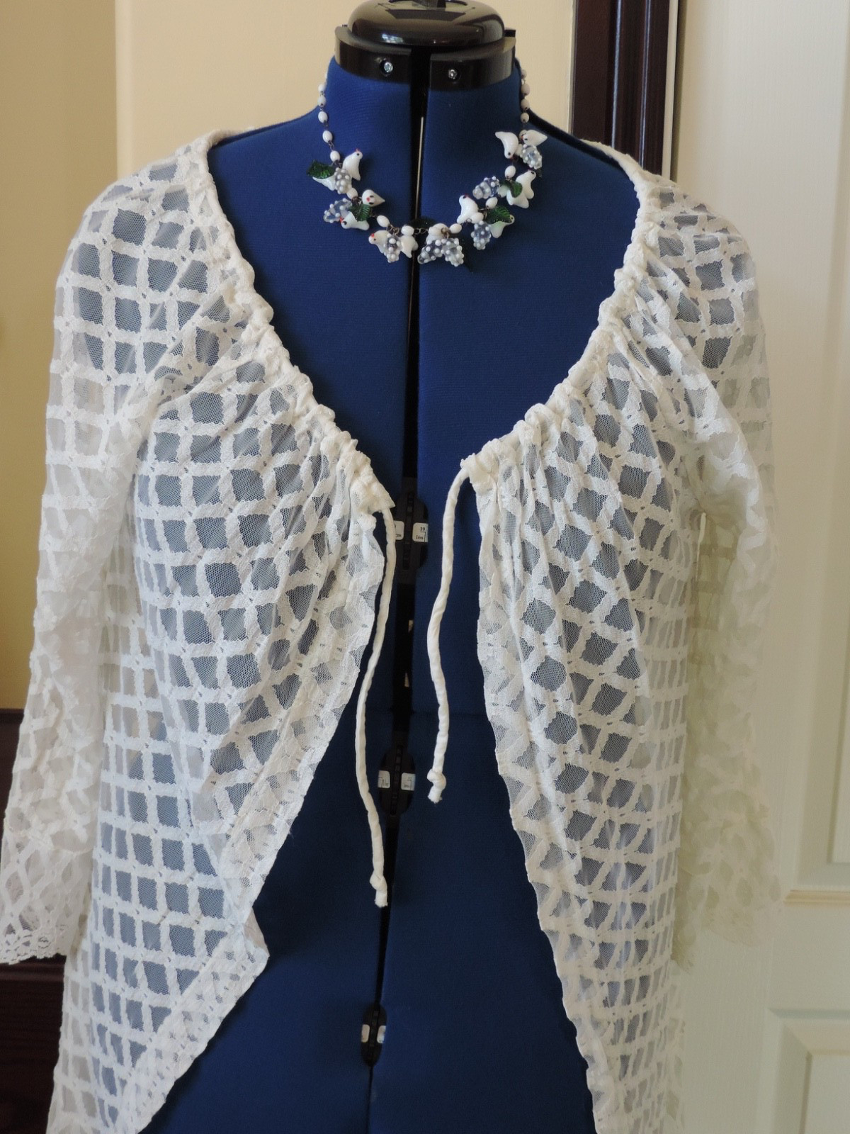 Vintage 60-70s White Lace Over Jacket Cover-Up L /XL Bust 40+ Dolman Sleeve