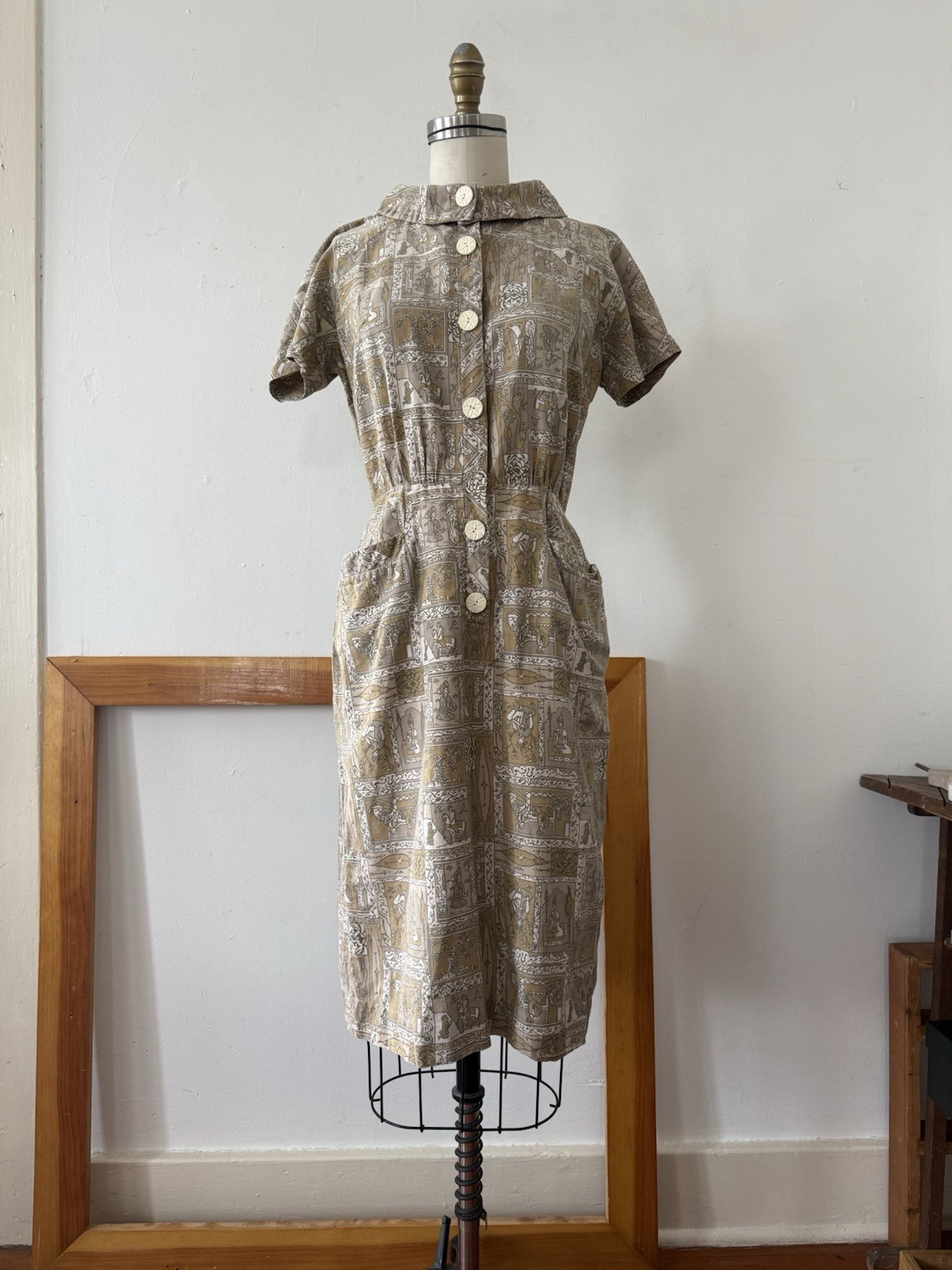 1950s Whimsical Novelty Print Cotton Day Dress Button Front Sheath Hip Pockets