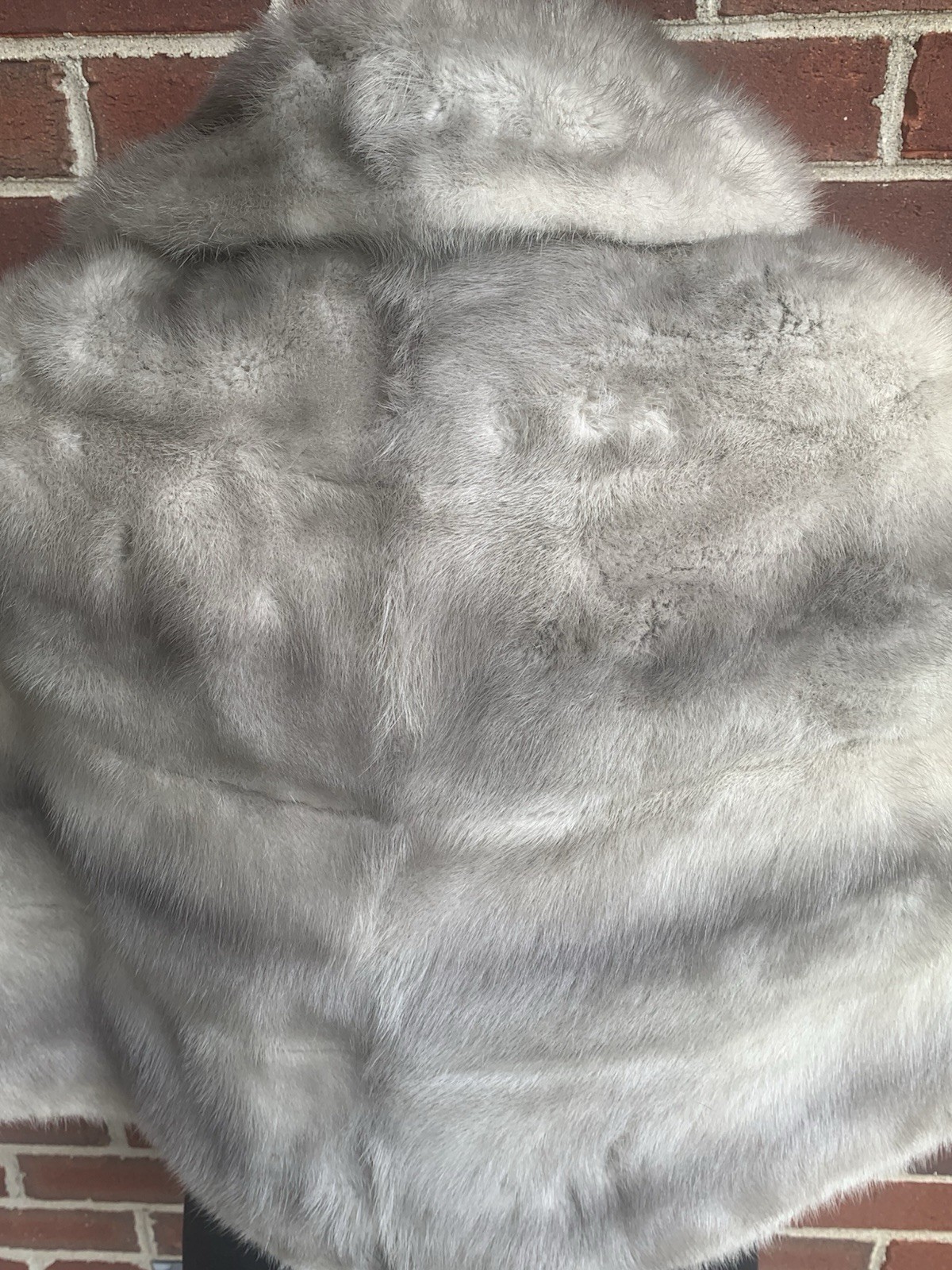 Vintage 1960’s Luxury Famous-Barr Gray Sapphire Fur Stole Shawl Wrap Cape