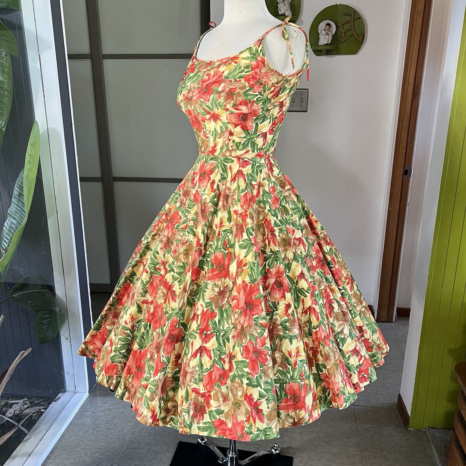 1950s Or 70s Tori Richard’s Floral Print Circle Dress 27w
