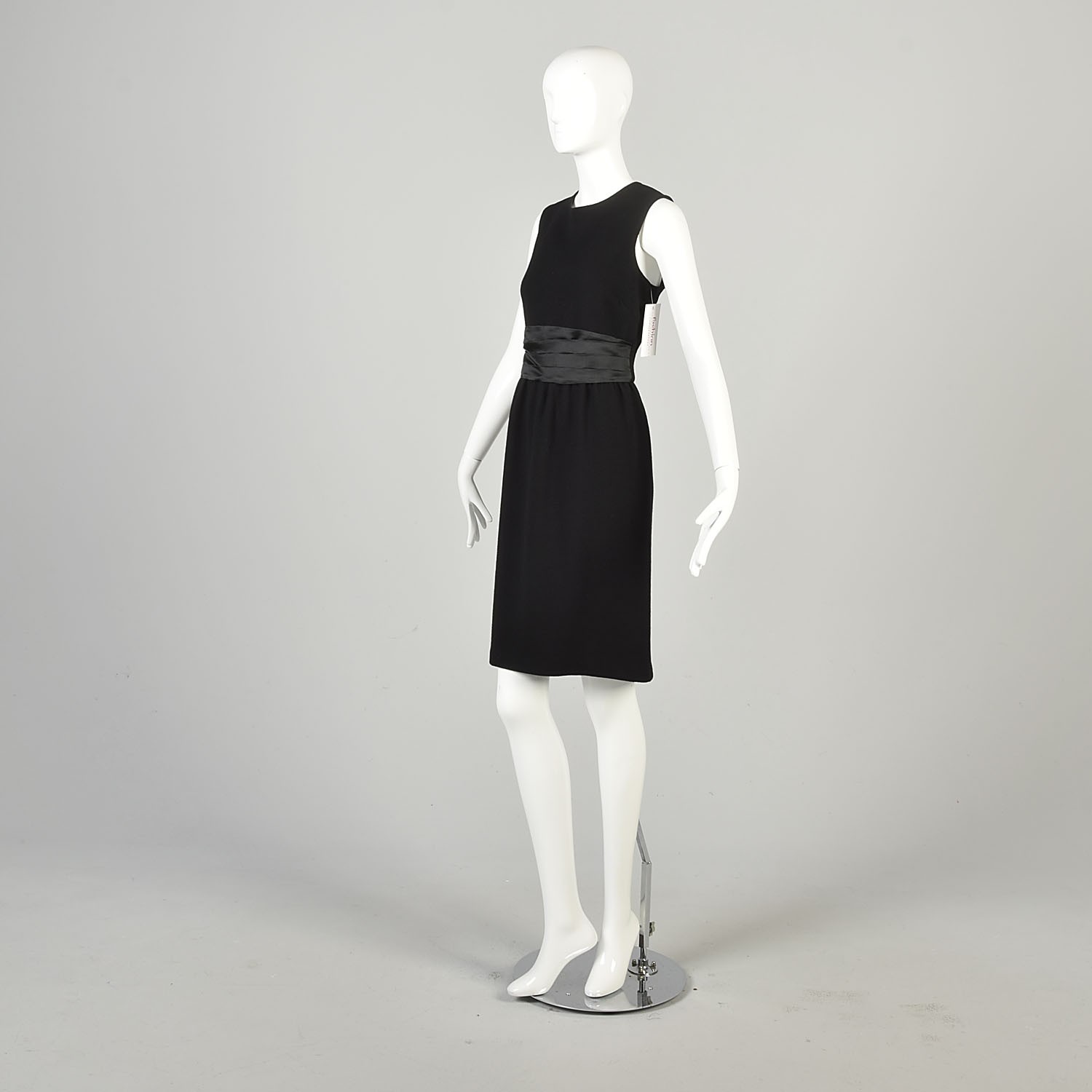 Medium 2000s Sleeveless LBD Little Black Dress Satin Ruched Waist Cocktail Dress