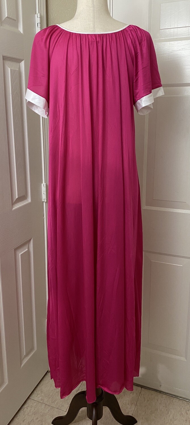 Carriage Court Women’s Vtg Night Gown One Size XS-L Pink Long