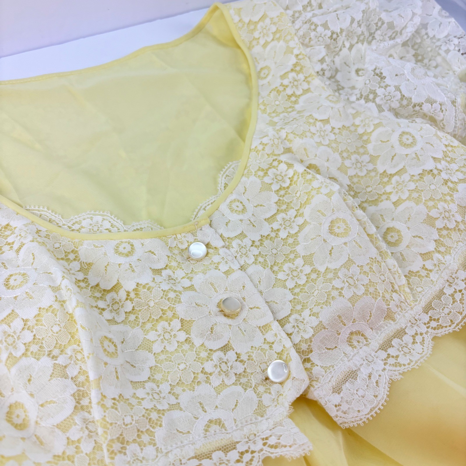 Vintage Warner’s Womens 2PC MAXI Nightgown and Robe Yellow Lace SET Coquette