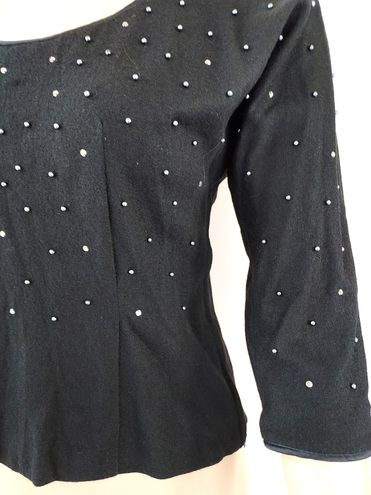 Vintage 1940s/50s Beaded & Rhinestone Sweater Label „Malbe for better blouse’s”.