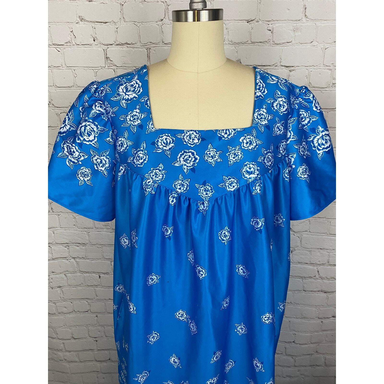 Vintage 80s Blue Flora Polyester Nap Dress Night Gown Small Medium Large