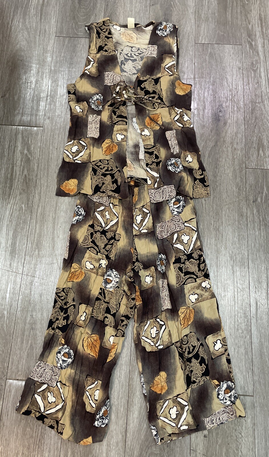 VTG 2 PCS WOMEN’S BLOUSE & SKIRT PANTS SIZE M
