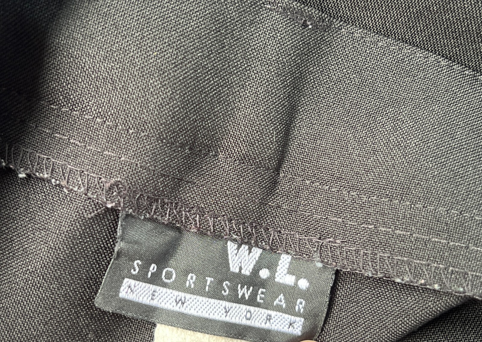 vintage 1980s W.L Sportswear High Waisted Black Shorts Pleated Preppy Goth 28W