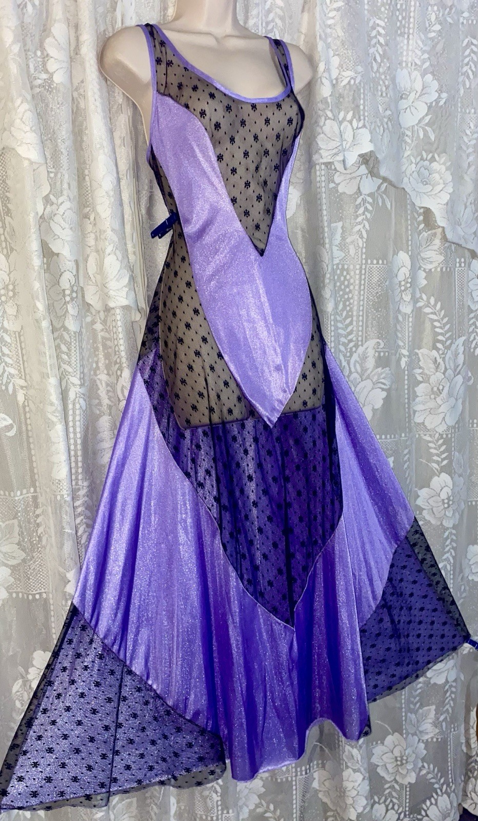 Vtg 1X Purple NYLON Nightgown Negligee Gown w Inset Chevron Black LACE USA Made