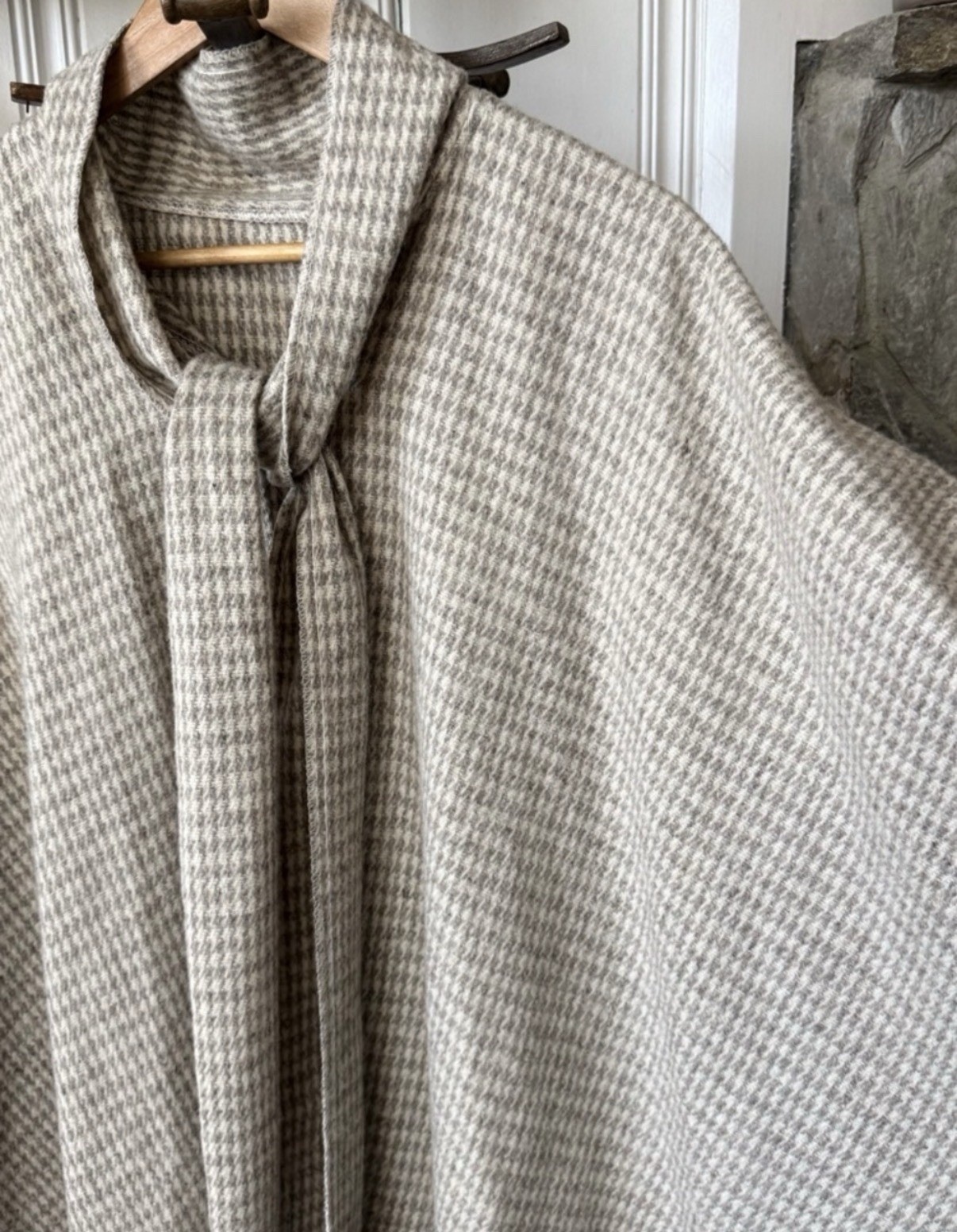 Vintage Neutral Houndstooth Fringe Long Poncho Shawl Cape