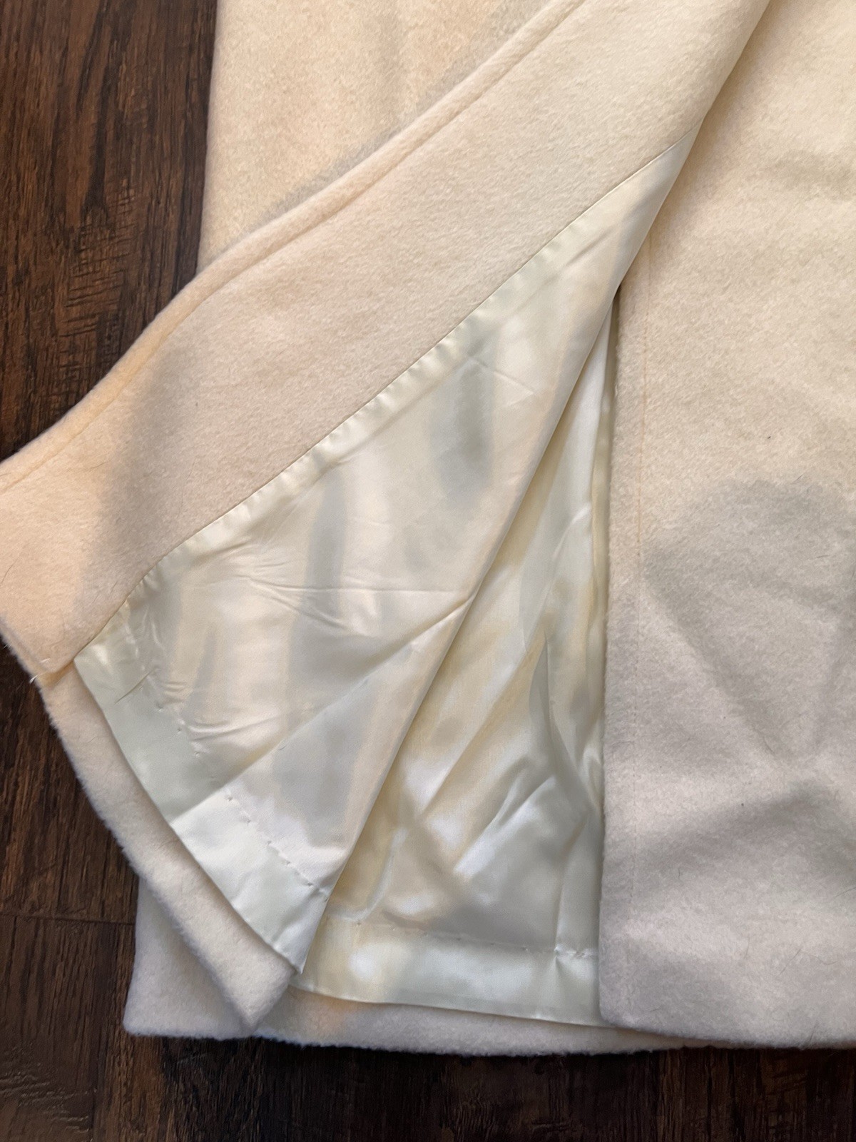 Vintage Ivory ILGWU 100% Wool Coat USA Warm 44” Long Women’s Medium Large Office