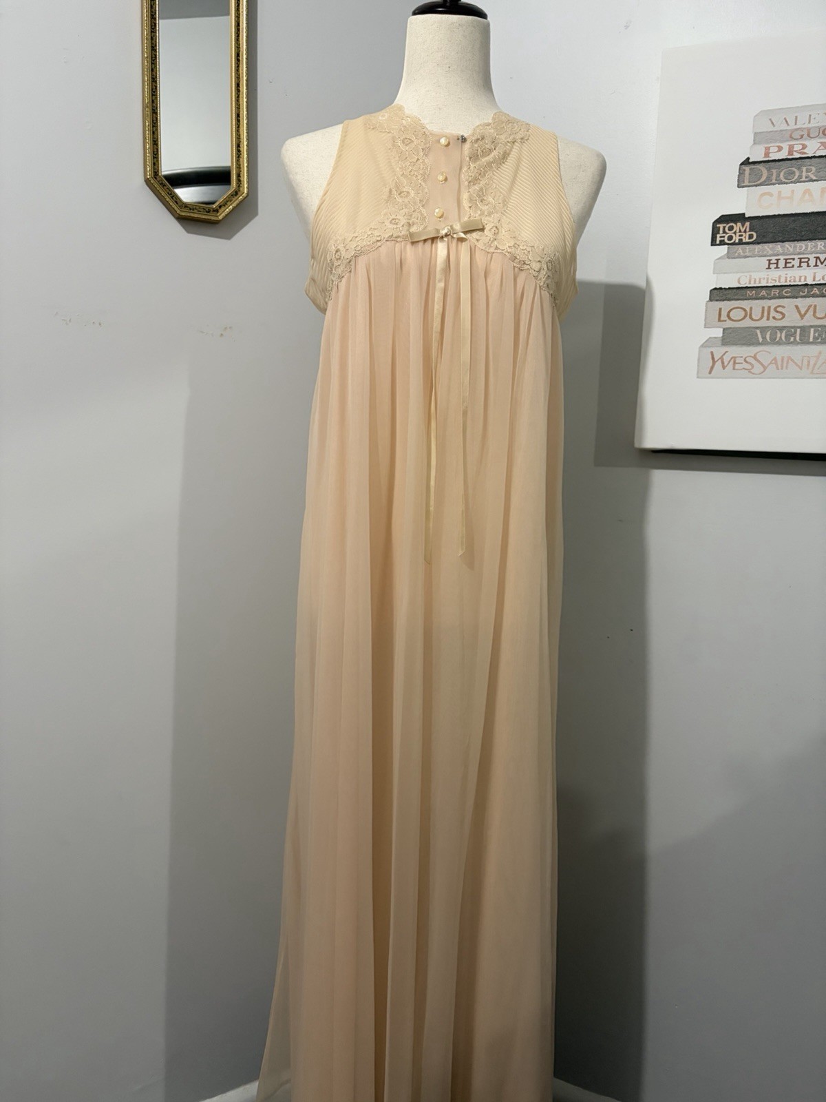 Vintage Gossard Artemis Nightgown and Peignoir, Size Medium