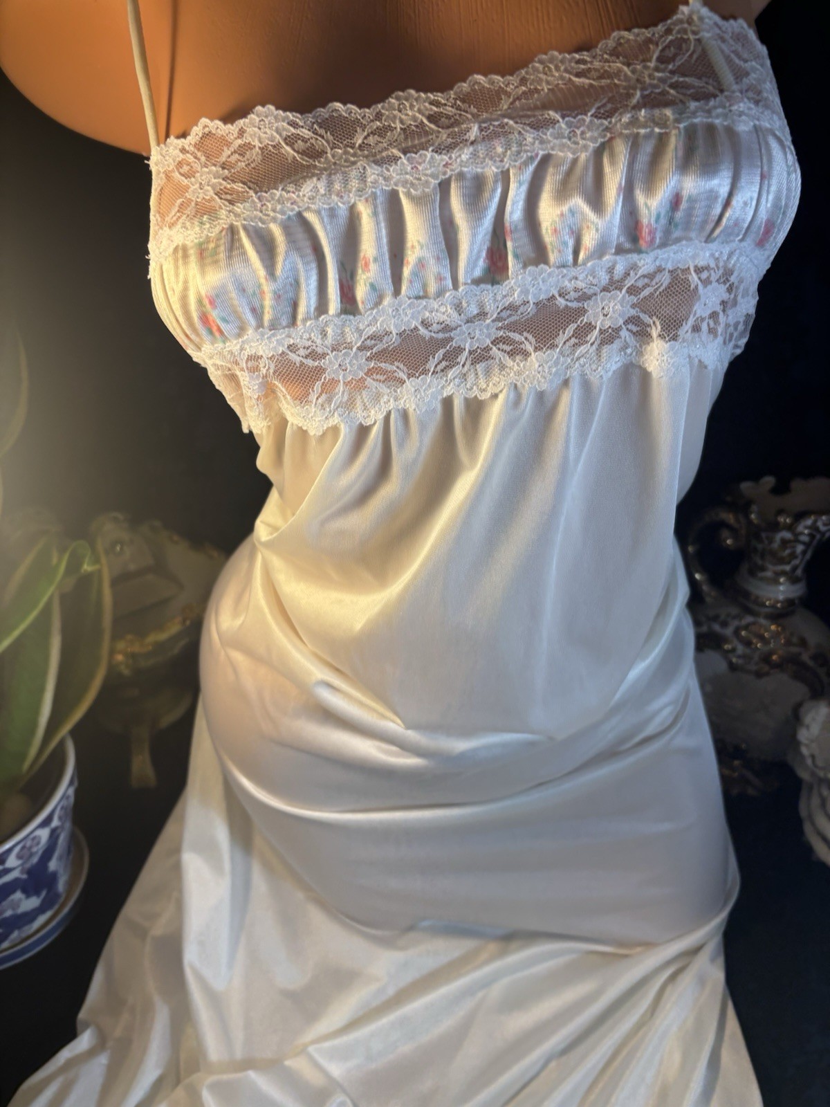 Vtg SILKY SOFT LONG FLORAL LACE RUFFLE GOWN NIGHTIE NIGHTGOWN
