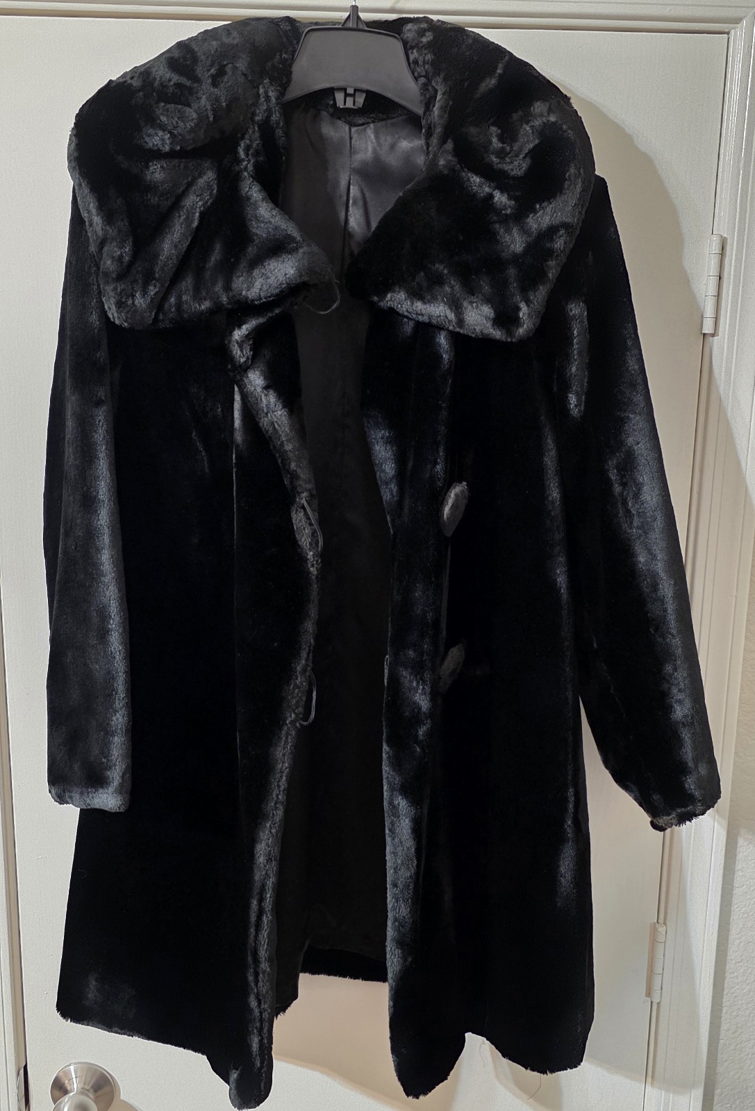 Vintage (1920s-1940s) black dyed muskrat fur coat (Hudson Fabri) Large Beautiful