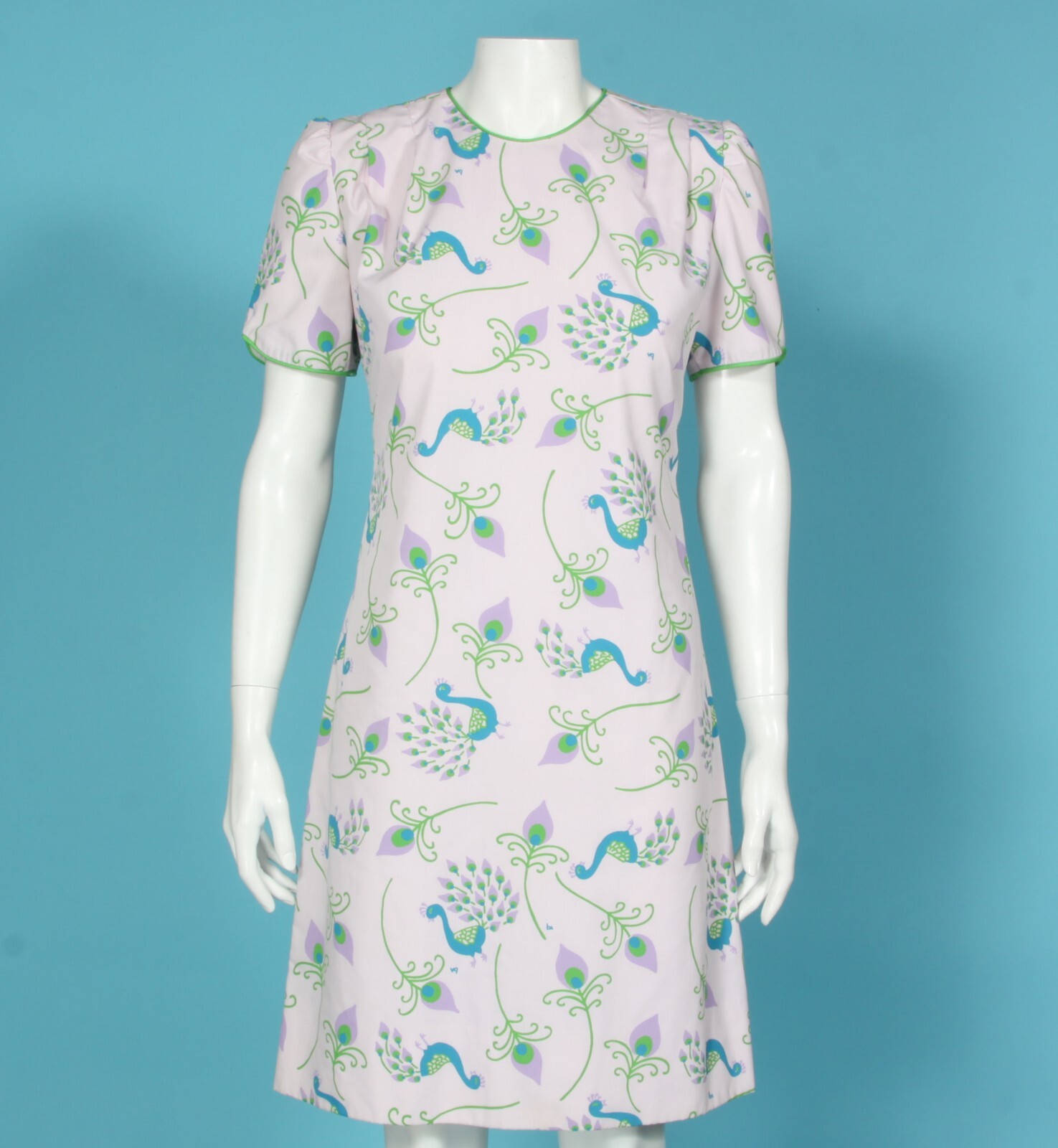 Vtg 60s THE VESTED GENTRESS Blue Green Peacock Print on Lavender Dress Sz 6 /703