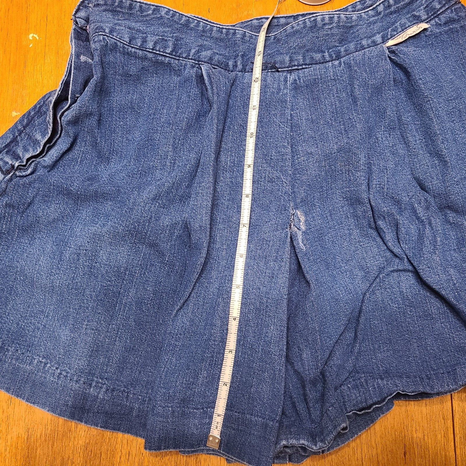 RARE Vintage Original 1980’s Gloria Vanderbilt for Murjani Denim Skort size 11