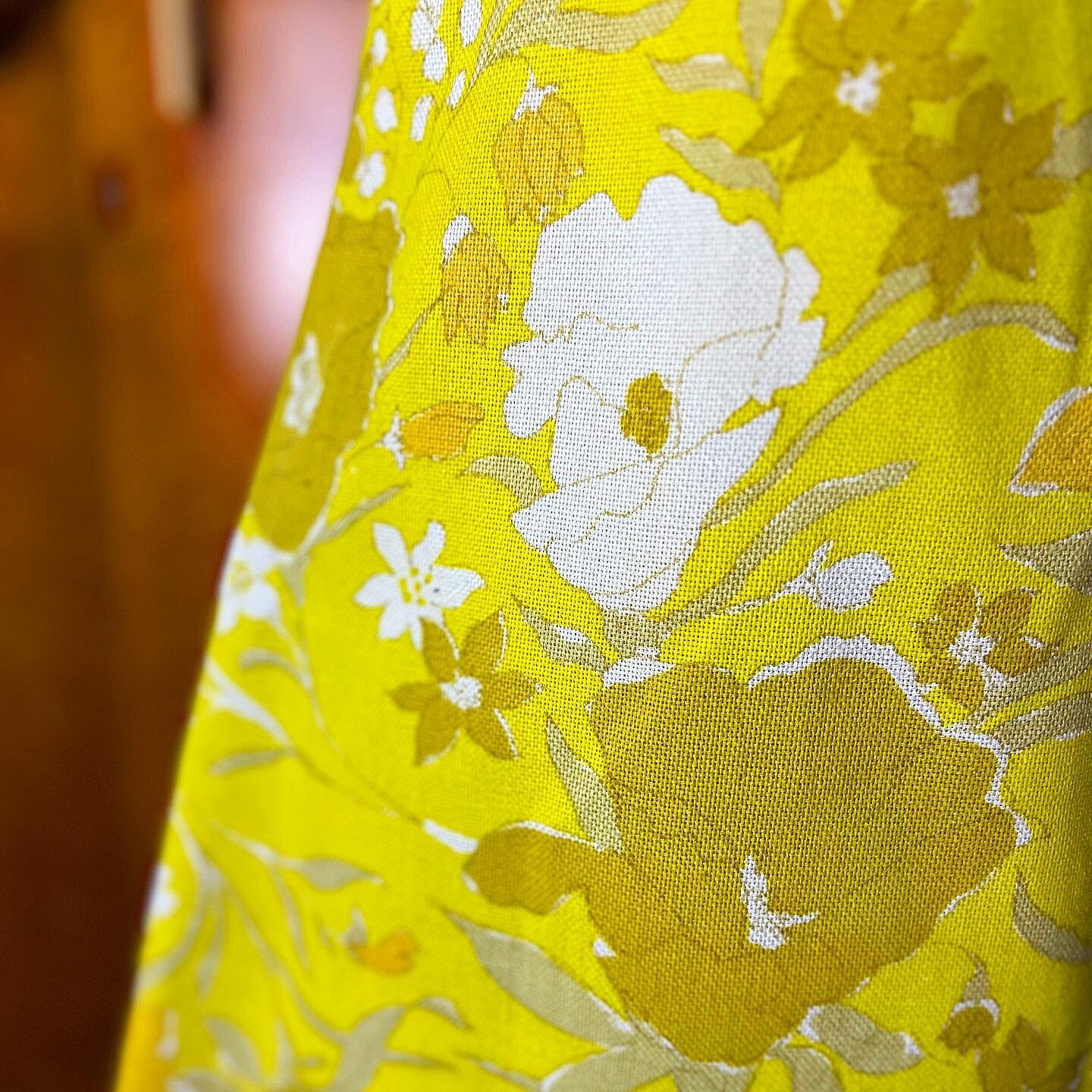 YELLOW LINEN 60s 1960’s Vintage Mod Floral Mini Shift Go Go Dress Sundress S M