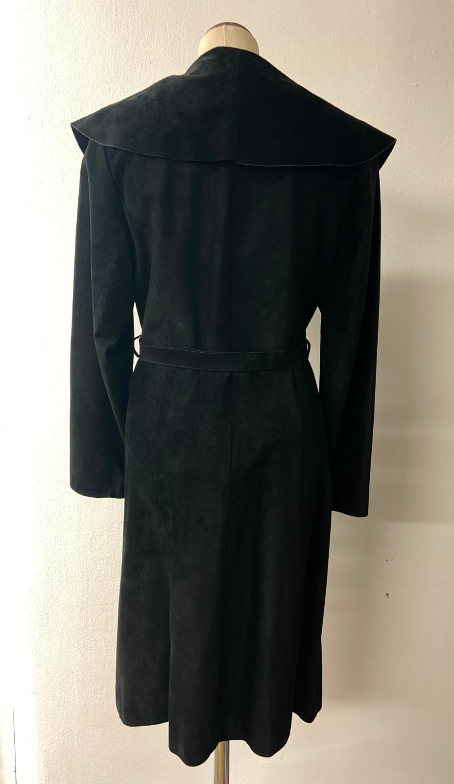 Showcase Your Style with this fancy suede coat with ruffle trim | Size M