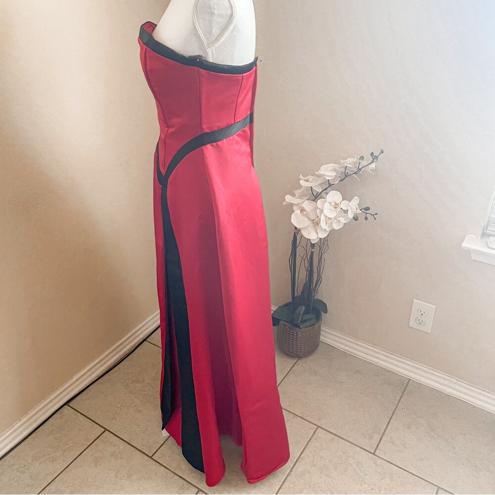 Vintage Let’s Fashion Red and Black Strapless Formal Party Dress Gown Size XS