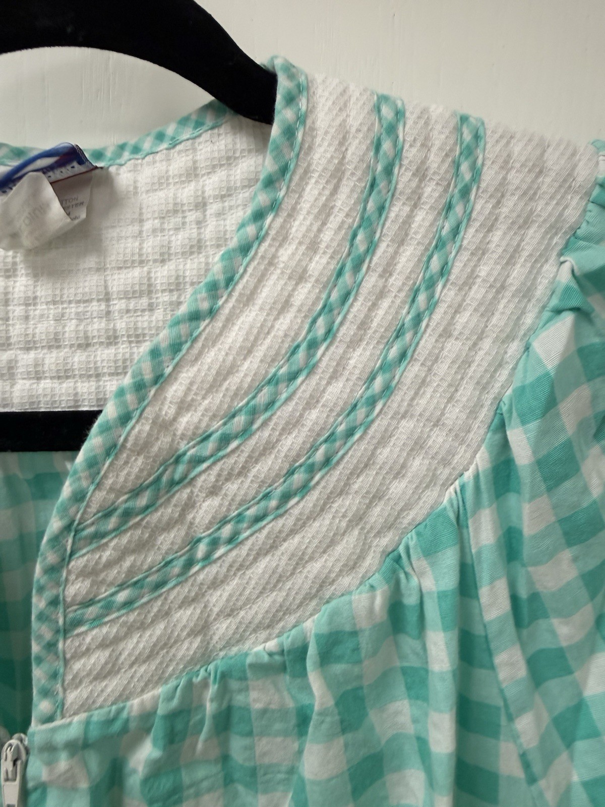 Vintage Granny 45 Years Zip Up Gown Or Robe Mint Color and White Size Medium
