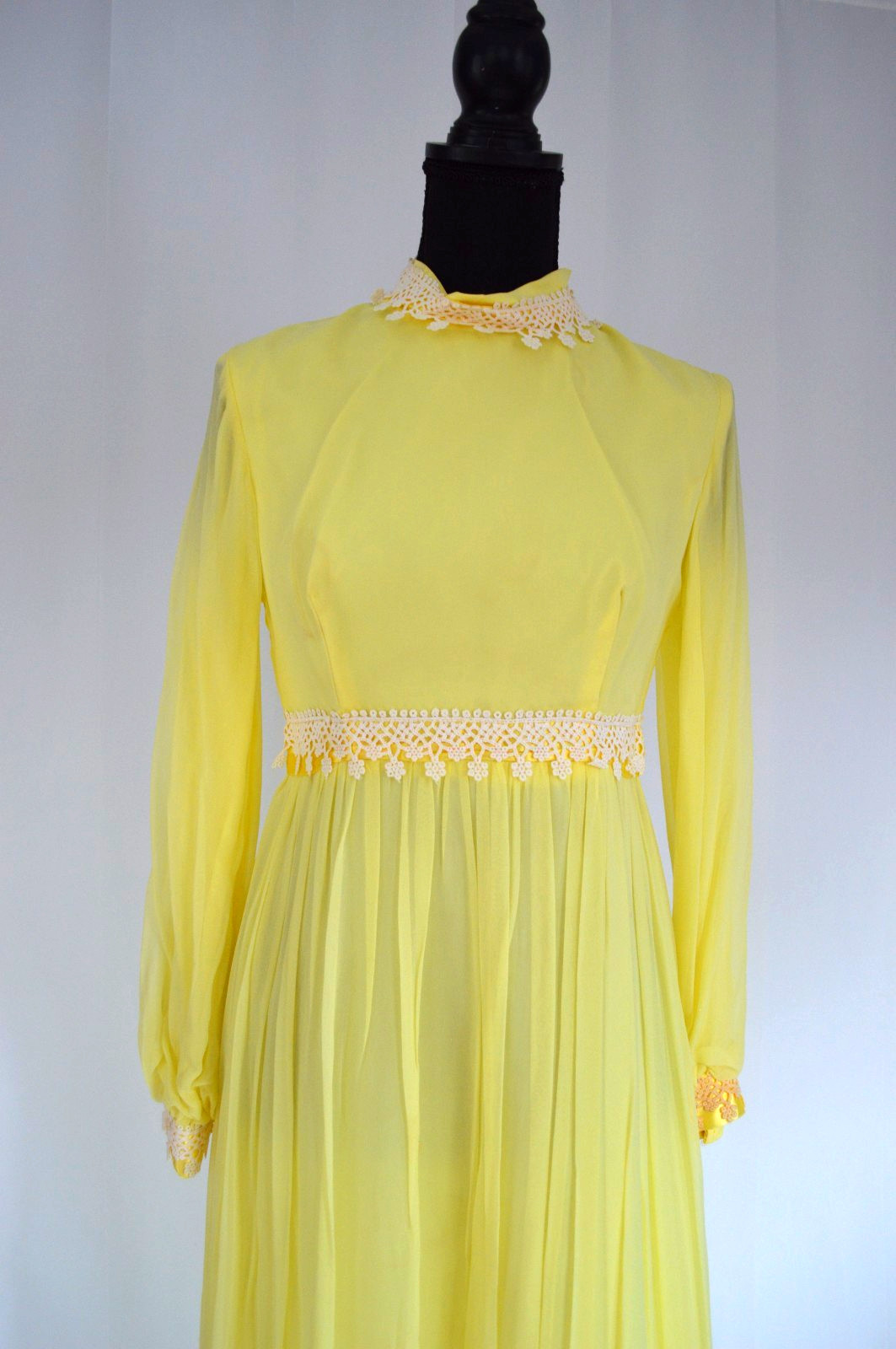 Women’s Vintage 1970s Yellow Maxi Dress with Cream Trim and Matching Head Piece