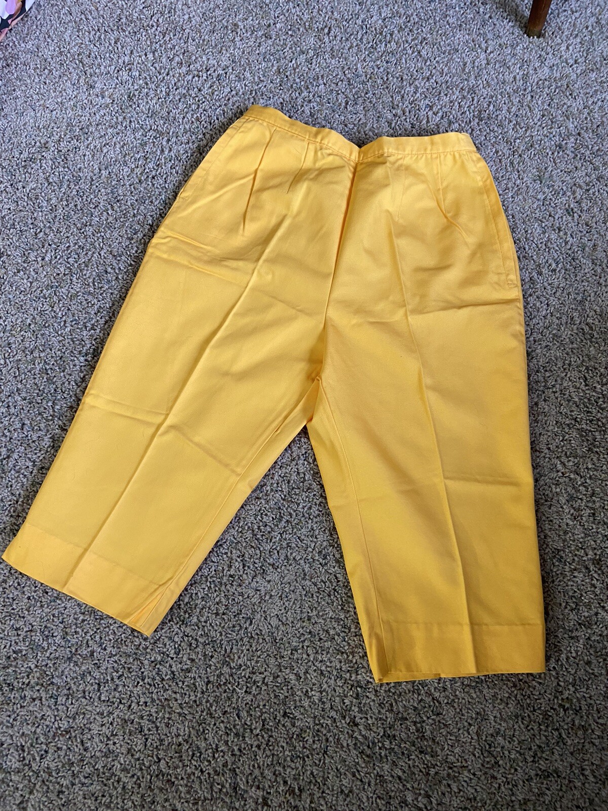 Vintage 60s Womens Yellow White Stag Capris cropped Bermuda EUC High Waisted