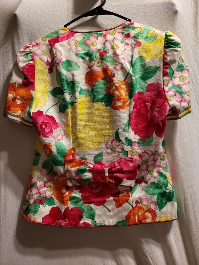 VINTAGE Leonard Paris Floral Print White Short Sleeve Cuffed Top VTG 70s 80s 90s