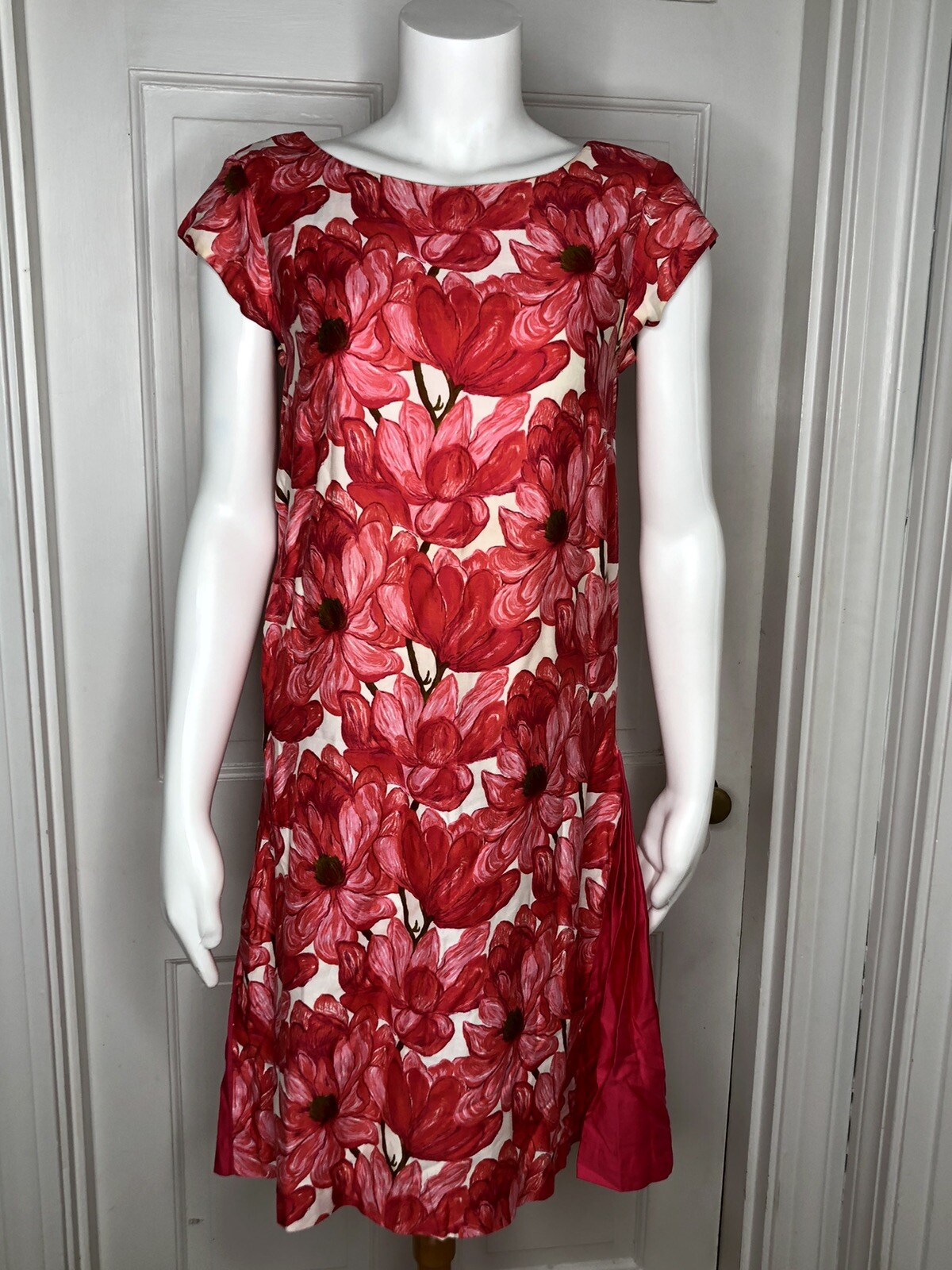 Vintage LIBERTY HOUSE Hawaii Floral Shift with Pleated Hem Island Dress Small