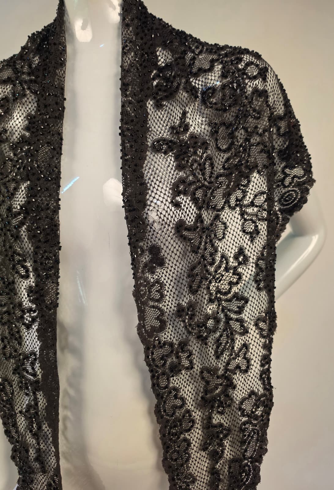 BEAUTIFUL VICTORIAN 19TH BLACK LACE CAPE W JET BLACK BEADING FOR DRESS