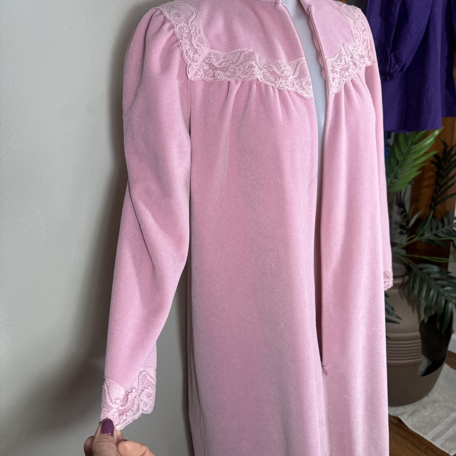 Vintage Vanity Fair Robe Long 1/2Zip Dacron Velour P Small Pink Lace Grandmacore