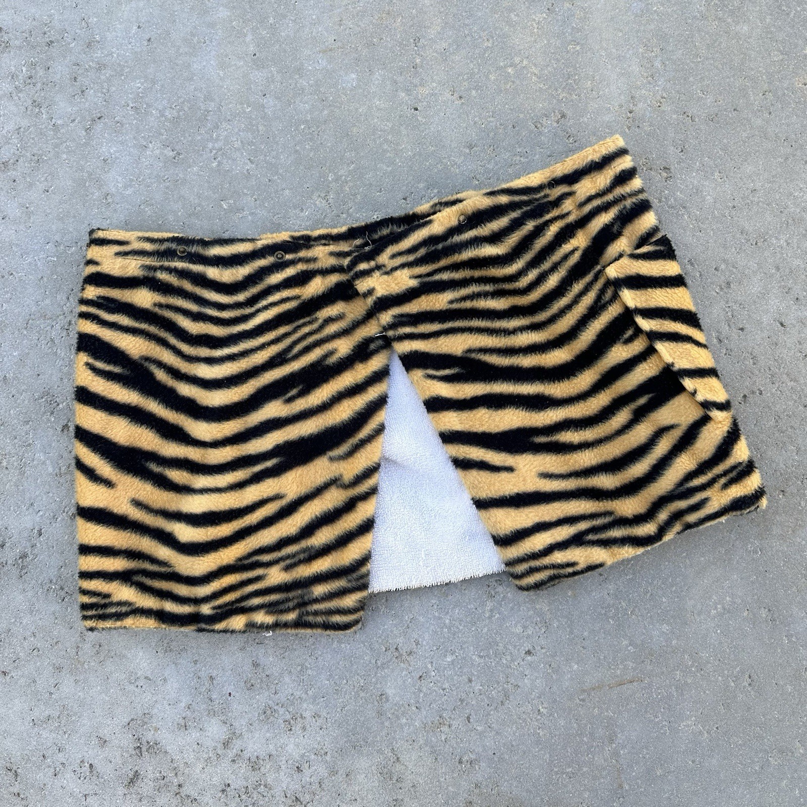 True Vintage 60/70’s Tiger Print Button Snap Terry Cloth Towel Skirt