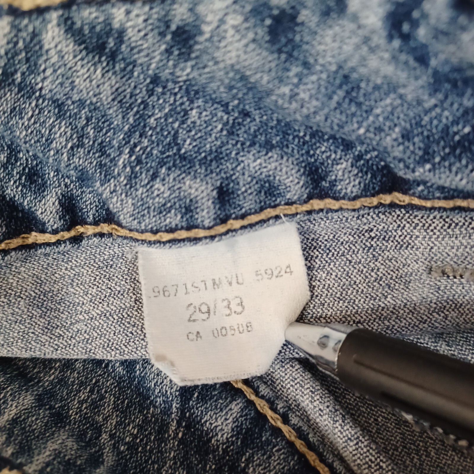 VINTAGE PRE-LOVED 29/33 SILVER JEANS FLARED 97% COTTON 3% LYCRA MADE IN CANADA
