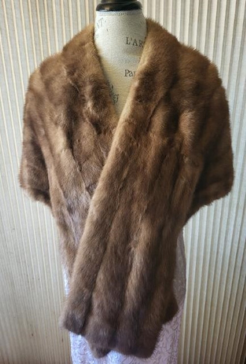 Vintage 1940’s-1950 Natural Golden Blonde, Lt Golden Brown Mink Fur Wrap, Stole