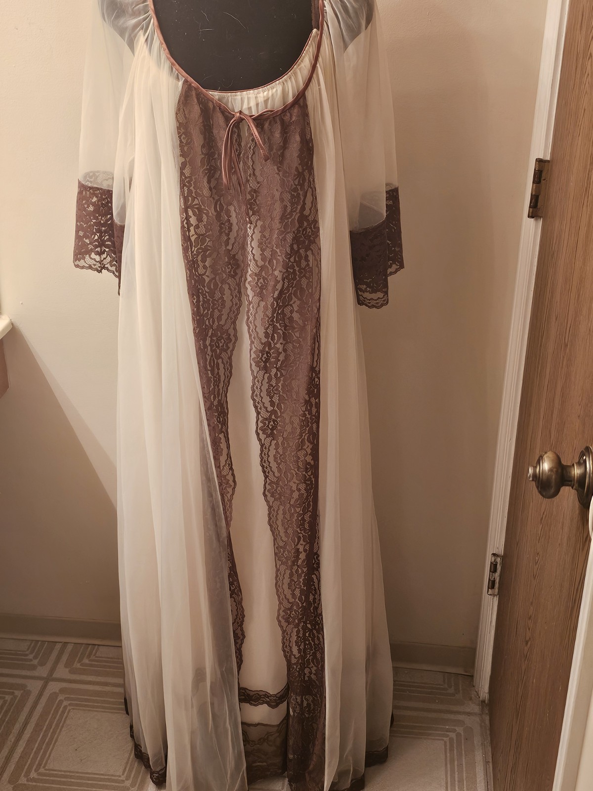 Vintage Jenelle Of California Peignoir Set Sz 4x Chiffon 3 Layer Mocha Lace Soft