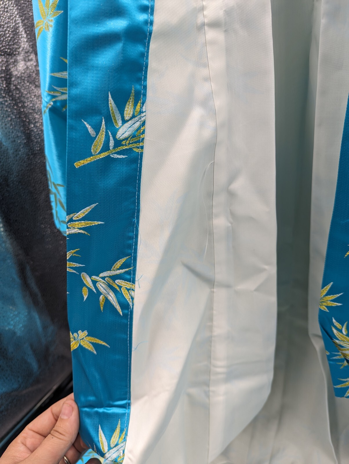 Vintage Joli Blue Silk Kimono w/ Embroidery Made in Japan size Small