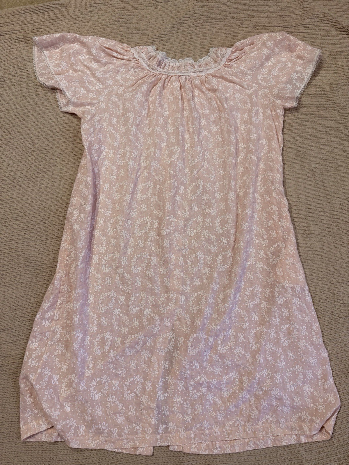 Vintage 70’s Cottage Core Ladies Robe Housecoat Brand Dame’a Size Medium