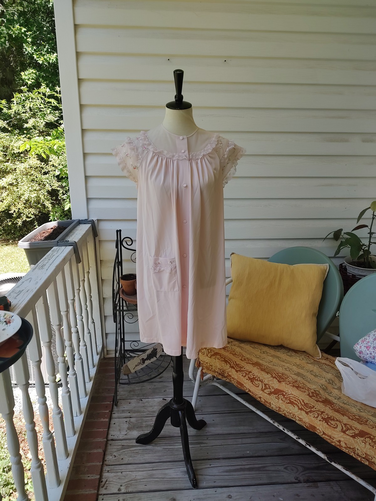 Vintage Shadowline Pink Peignoir Nylon Lace Embroidery Button Front Pocket Sz M