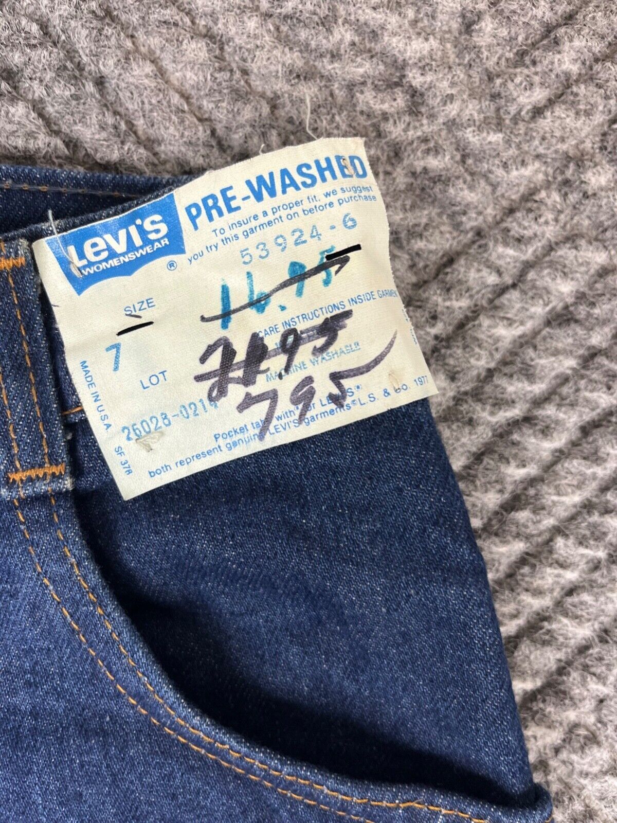 Vintage Rare 70’s Levi’s Desert Cowboy Tag Jeans Women’s 24″W 32″L Dark NOS