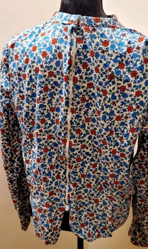 Vintage 1960’s – 1970’s Summer Floral, Long Sleeved, Hippie, Prairie Med/Lg.