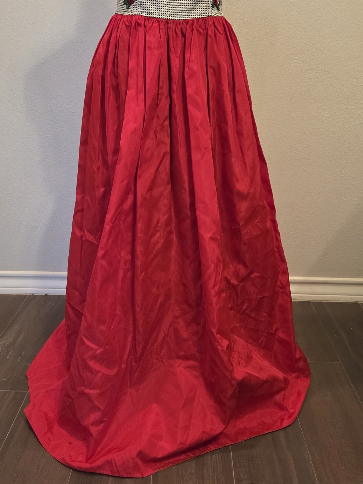 VTG LOL Strapless Red Black Silver Checkered Rose Embroidered Metallic Dress9/10