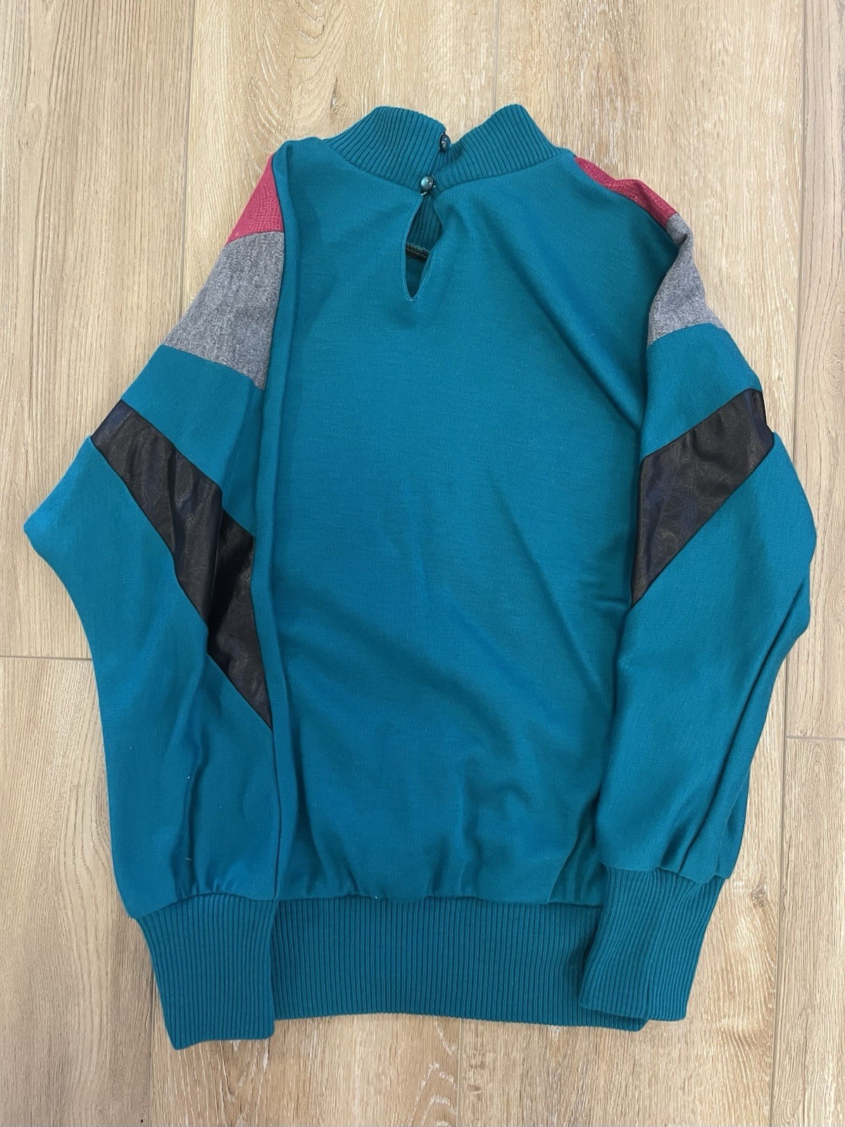 Vintage 1980s-1990s Three Flaggs Color Block Geometric Women’s Sweater Size S