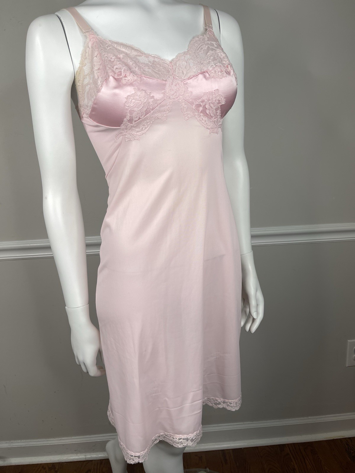 Vtg Gossard Artemis Full Slip Size 32 pink Nylon Lace satin pink Nightgown Dress